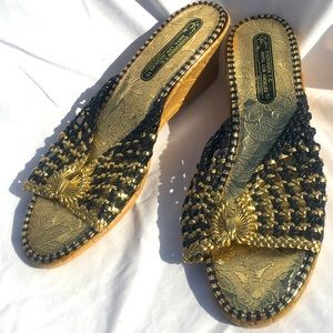 EVERGREEN Low Wedge Black And Gold Sandals Size 10